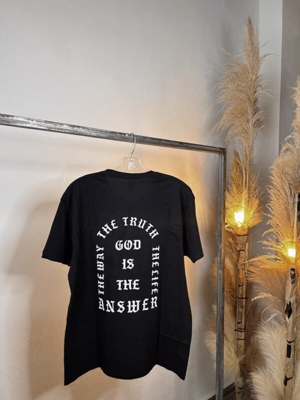 Camiseta God is the answer - Image 12