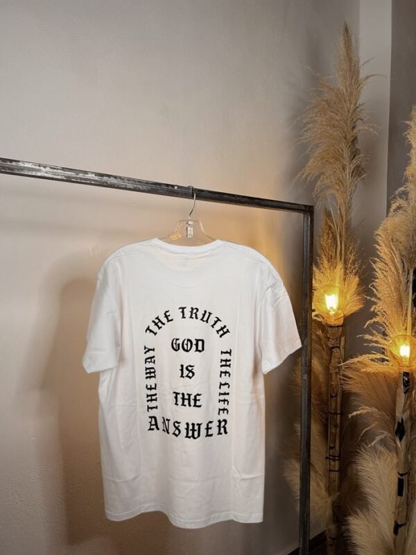Camiseta God is the answer - Image 11