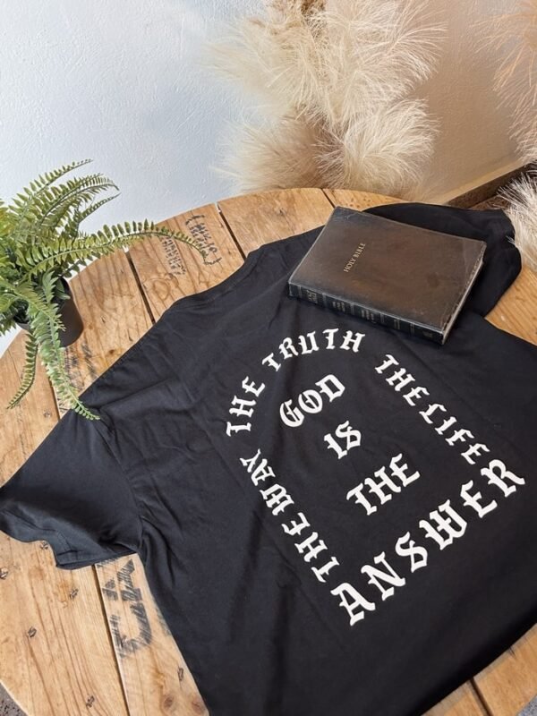 Camiseta God is the answer - Image 9