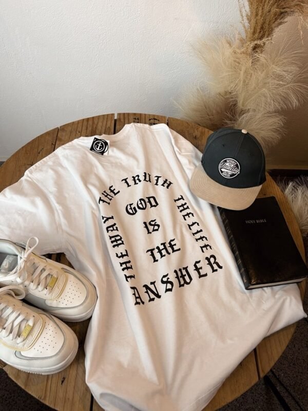 Camiseta God is the answer - Image 8