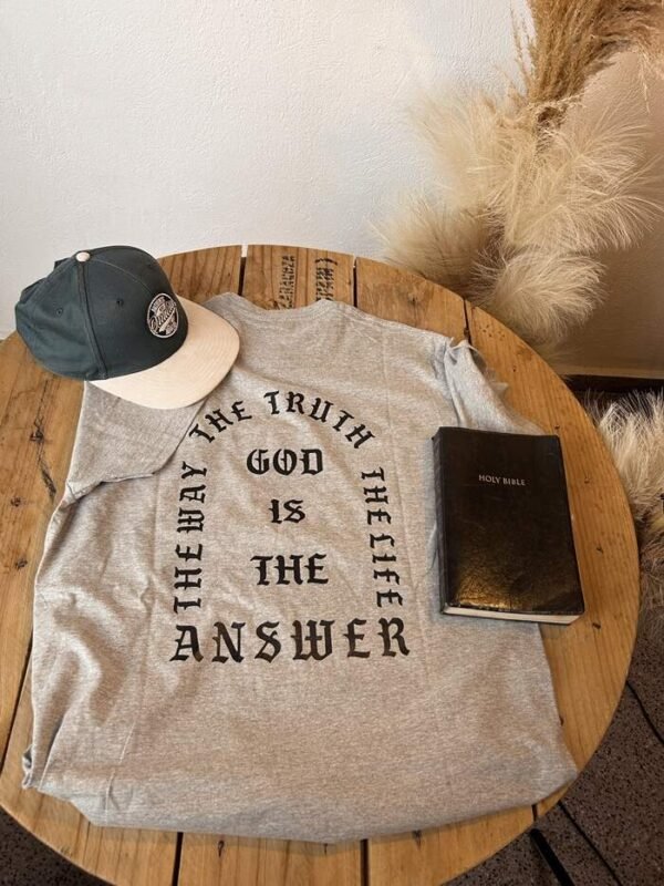 Camiseta God is the answer - Image 10