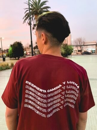 Camiseta Despierta, camina y lucha