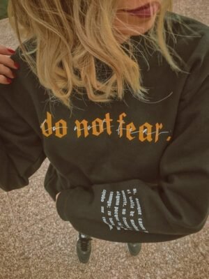 Sudadera No temeré para llevar tu fe a otro nivel hecha con materiales de calidad, una sudadera que expresa tus convicciones y fe.