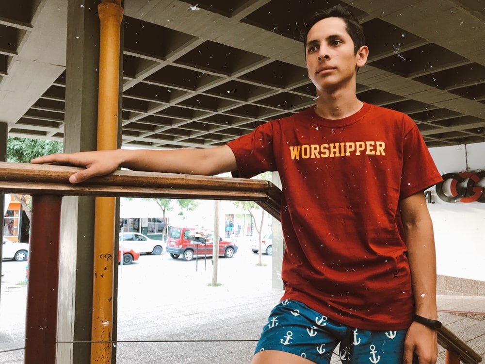 Camiseta Worshipper - Image 2