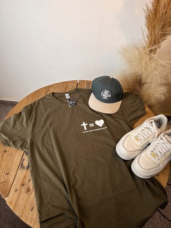 Camiseta Cruz igual amor - Your love never fails - Image 6