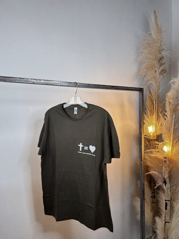 Camiseta Cruz igual amor - Your love never fails - Image 11