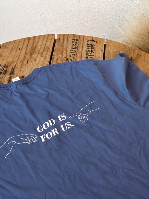 Camiseta GOD IS FOR US. - Image 3