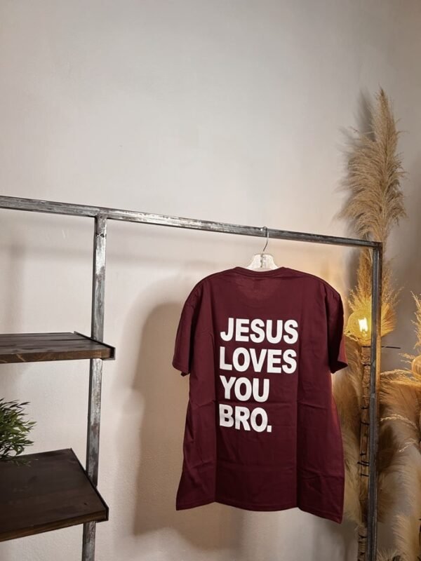 Camiseta JESUS LOVES YOU BRO. - Image 8