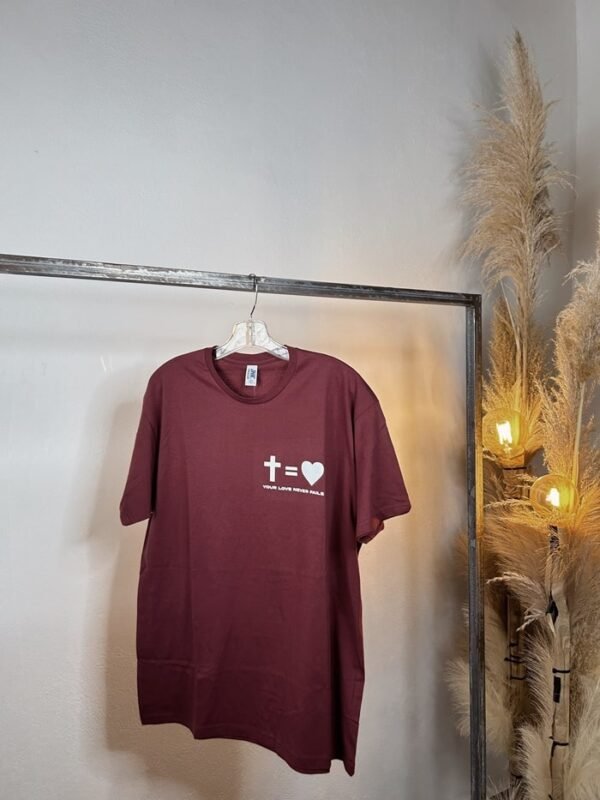 Camiseta Cruz igual amor - Your love never fails - Image 7