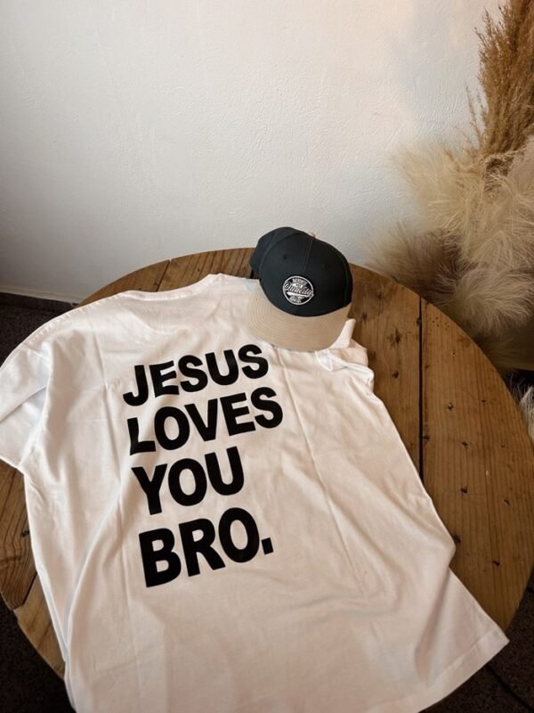 Camiseta JESUS LOVES YOU BRO. - Image 2
